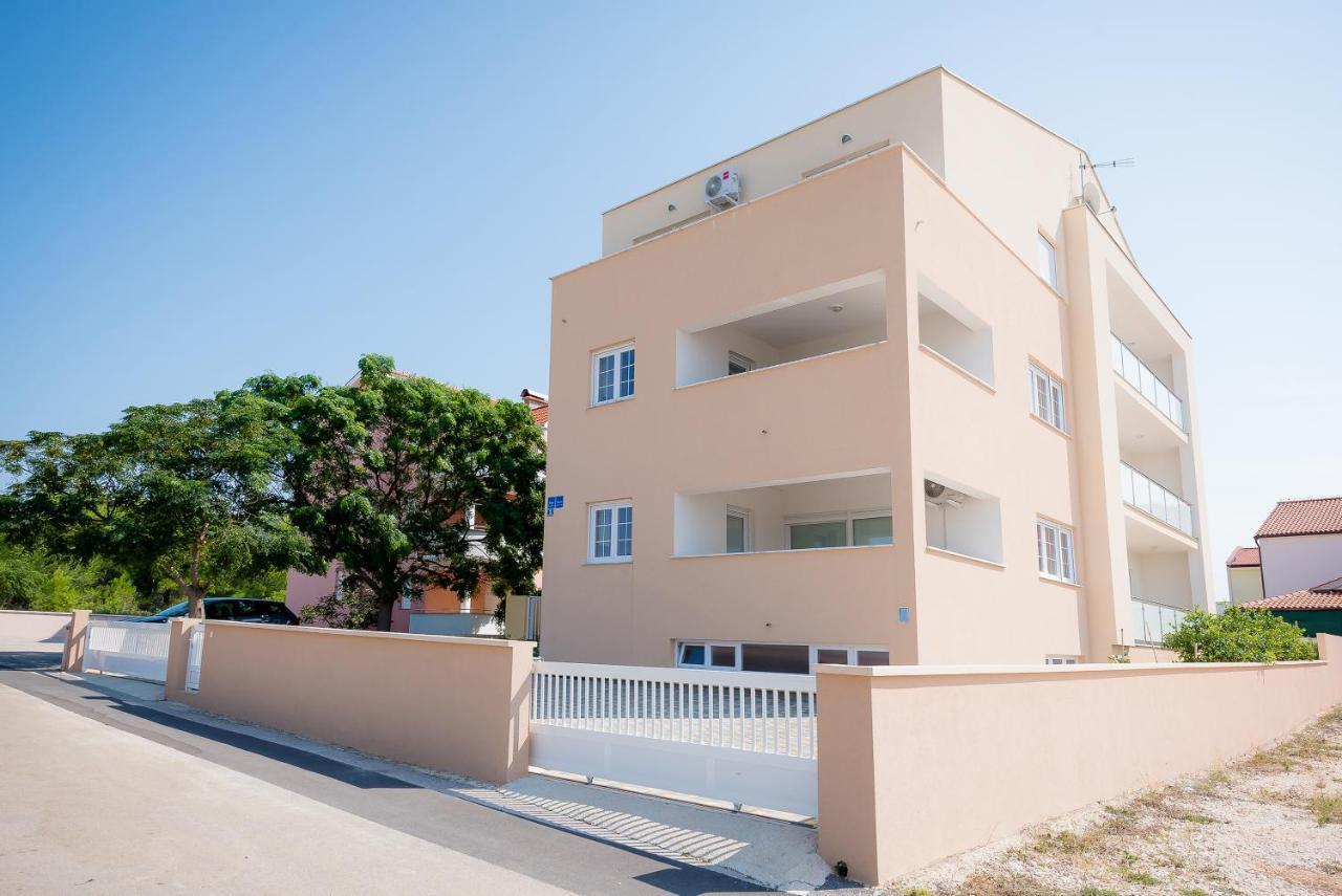 Apartments Sandrina ヴーシ エクステリア 写真