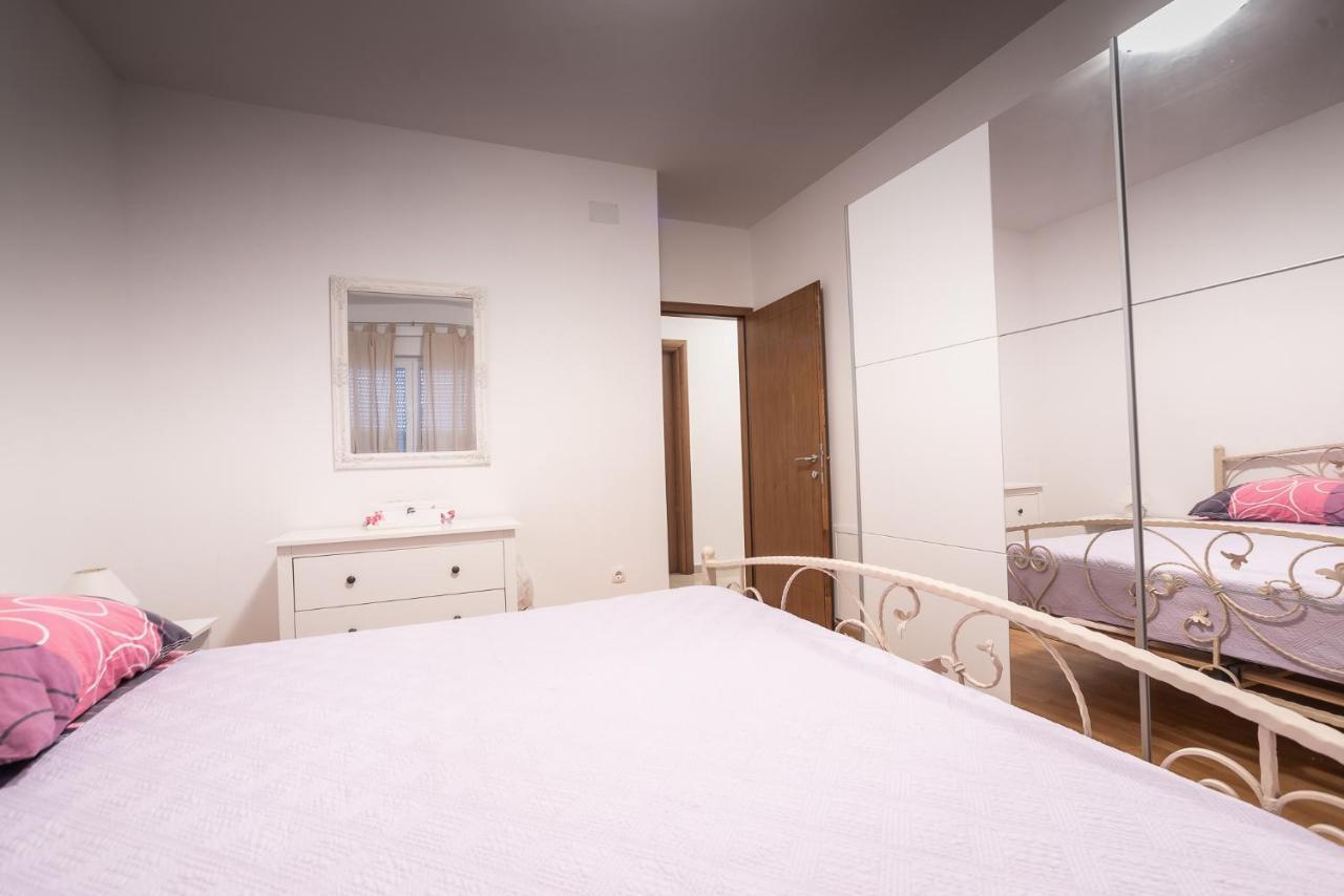 Apartments Sandrina ヴーシ エクステリア 写真