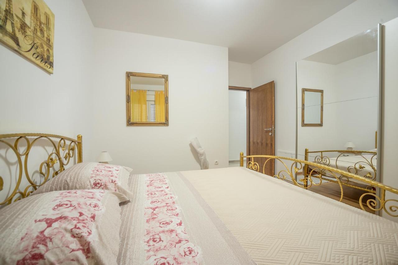 Apartments Sandrina ヴーシ エクステリア 写真