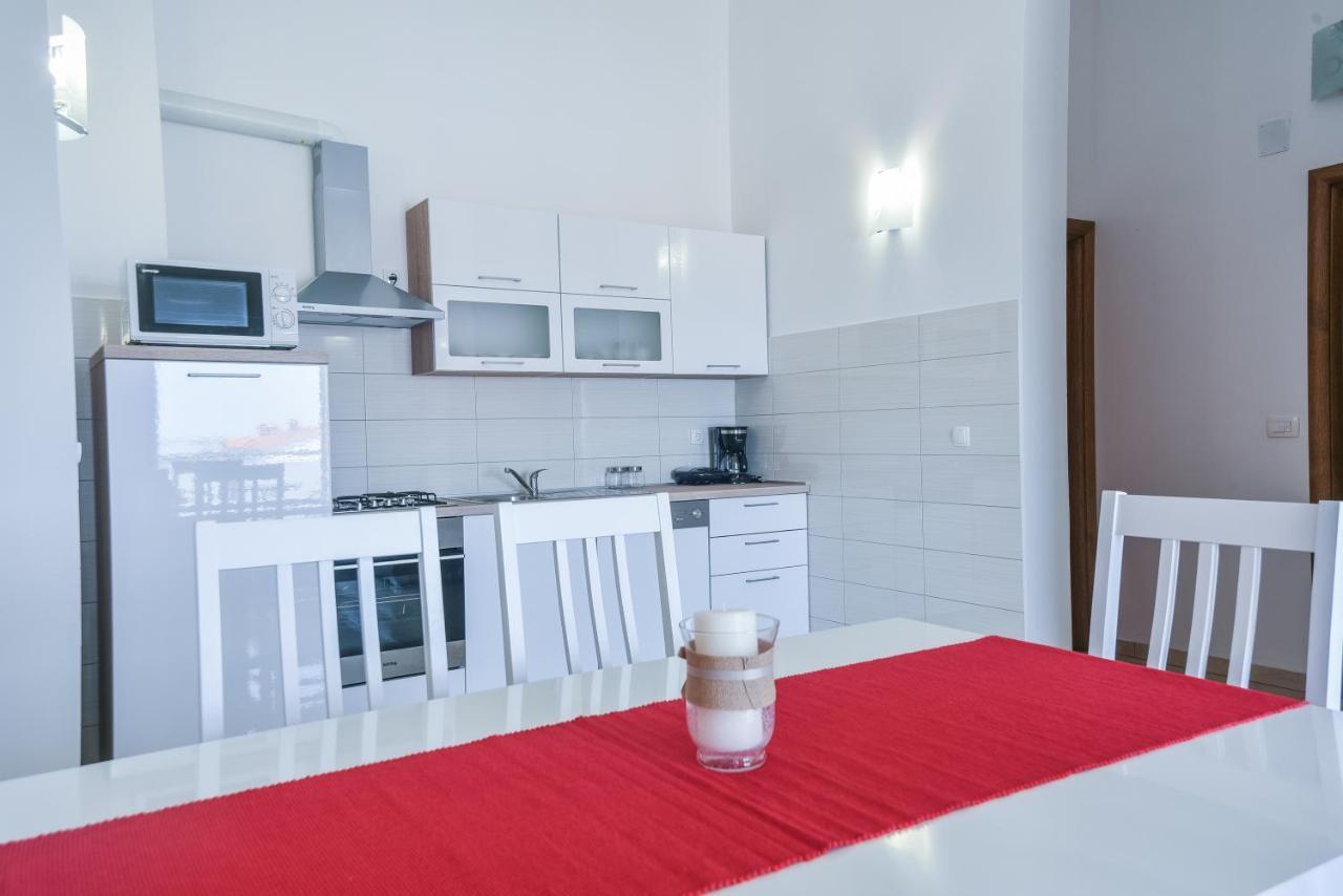 Apartments Sandrina ヴーシ エクステリア 写真