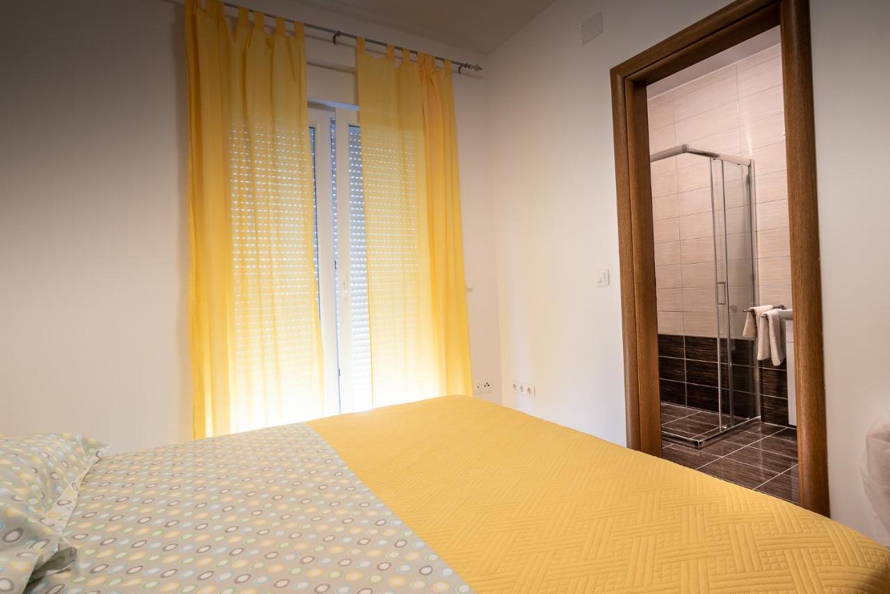 Apartments Sandrina ヴーシ エクステリア 写真