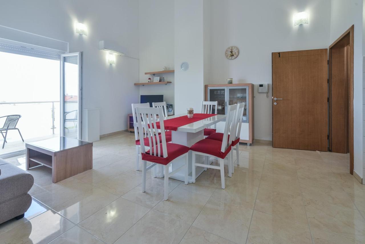 Apartments Sandrina ヴーシ エクステリア 写真