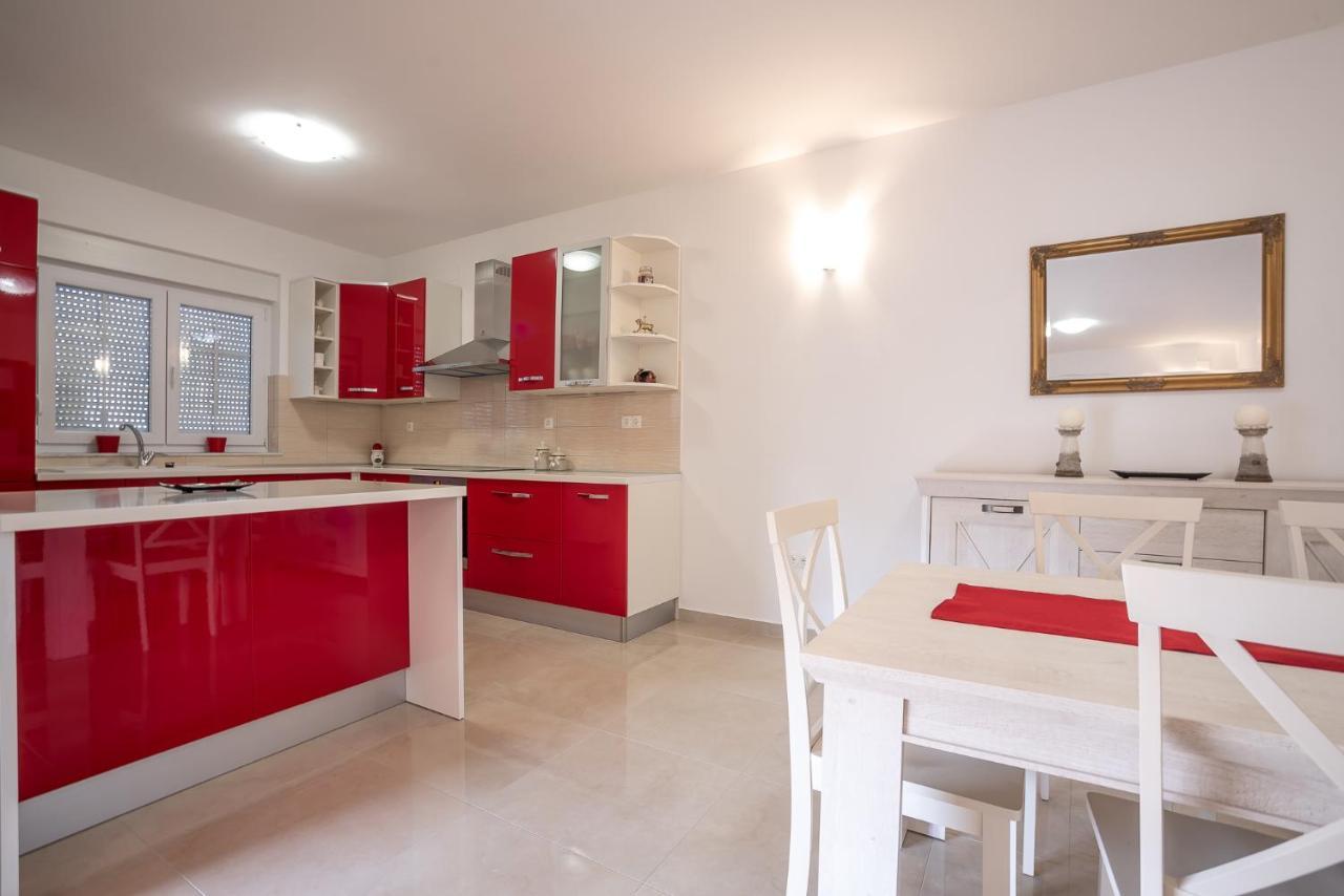 Apartments Sandrina ヴーシ エクステリア 写真